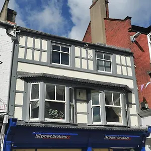 Huge 6-bed In Darlington Centre Darlington (Durham)